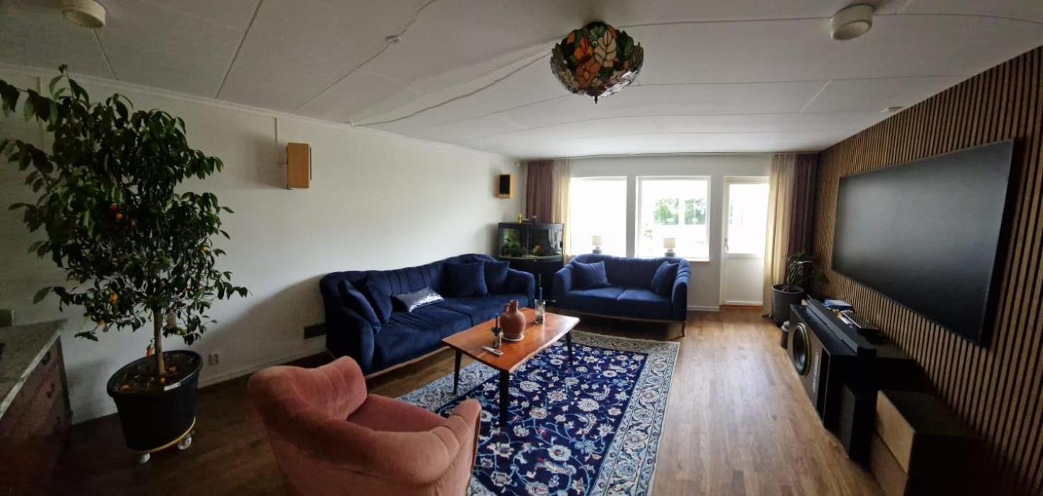 Lila Rummet - Rum Naera Bad Och Centrum, 1 Tr Upp - Saengklaeder & Handdukar Ingar Färjestaden Exterior foto